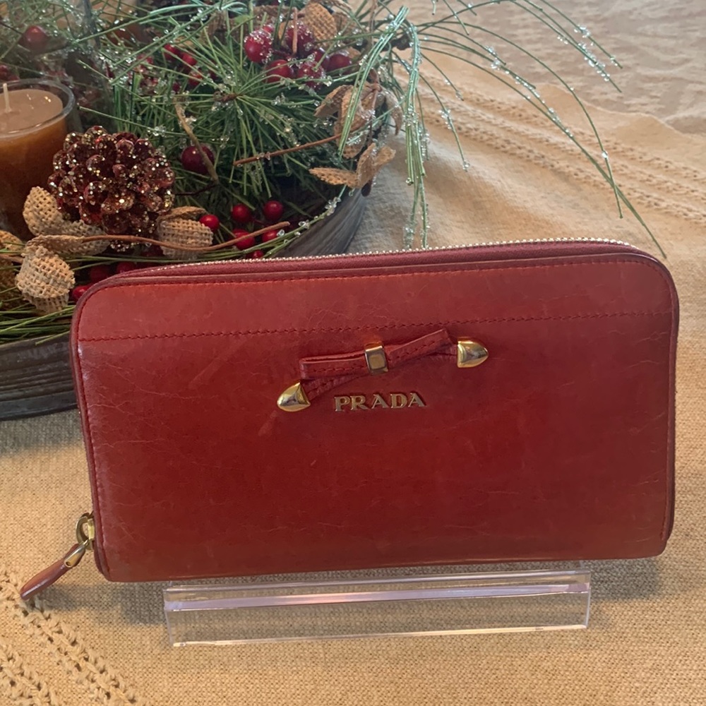 💥SALE💥 Prada BowTie  Zip Around Wallet